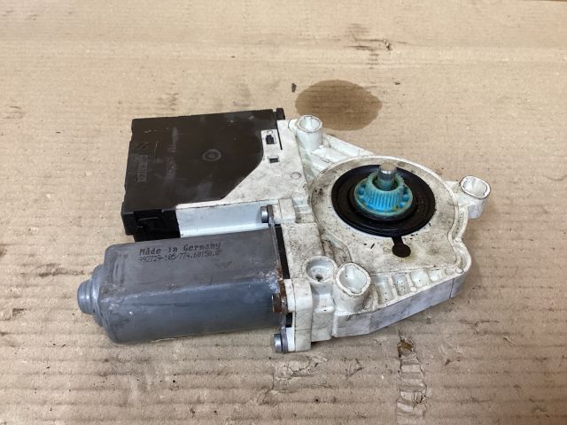 bontott VW PASSAT B6 Bal első Ablakemelő Motor
