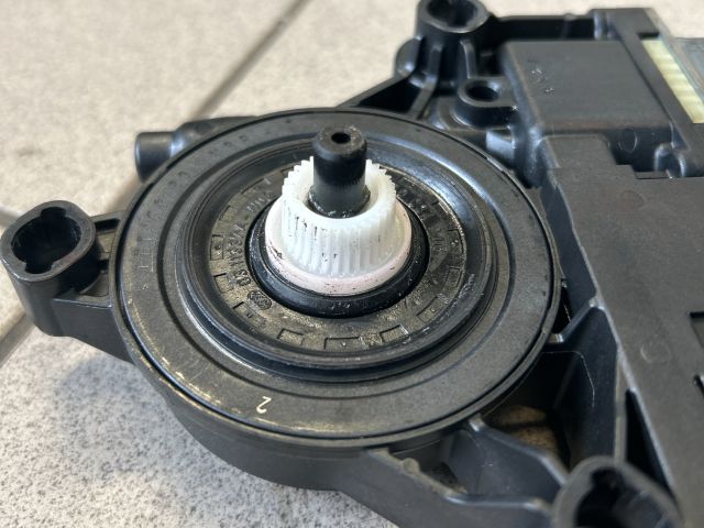 bontott VW PASSAT B6 Bal első Ablakemelő Motor