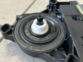 bontott VW PASSAT B6 Bal első Ablakemelő Motor