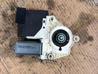 bontott VW PASSAT B6 Bal első Ablakemelő Motor