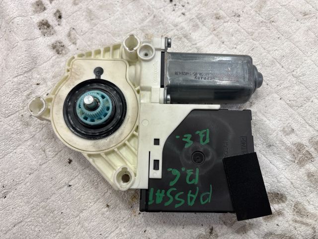 bontott VW PASSAT B6 Bal első Ablakemelő Motor