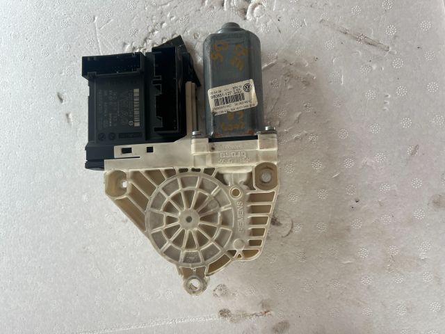 bontott VW PASSAT B6 Bal első Ablakemelő Motor