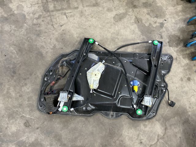 bontott VW PASSAT B6 Bal első Ablakemelő Szerkezet (Elektromos)