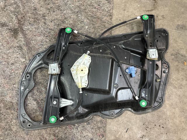 bontott VW PASSAT B6 Bal első Ablakemelő Szerkezet (Elektromos)