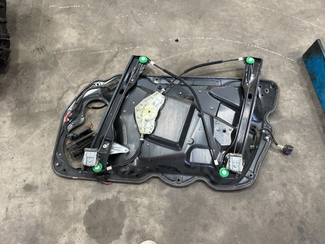 bontott VW PASSAT B6 Bal első Ablakemelő Szerkezet (Elektromos)