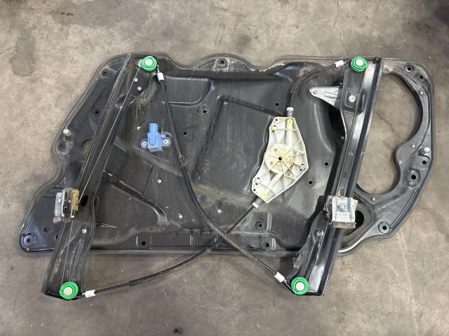 bontott VW PASSAT B6 Bal első Ablakemelő Szerkezet (Elektromos)