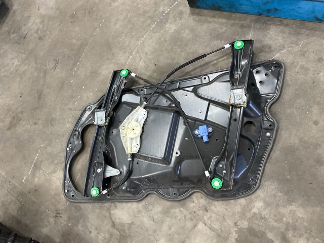 bontott VW PASSAT B6 Bal első Ablakemelő Szerkezet (Elektromos)