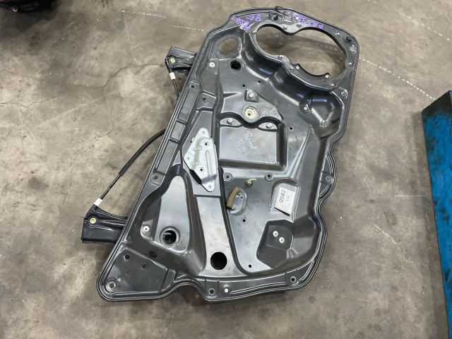 bontott VW PASSAT B6 Bal első Ablakemelő Szerkezet (Elektromos)