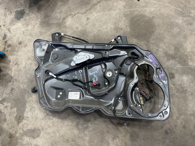 bontott VW PASSAT B6 Bal első Ablakemelő Szerkezet (Elektromos)