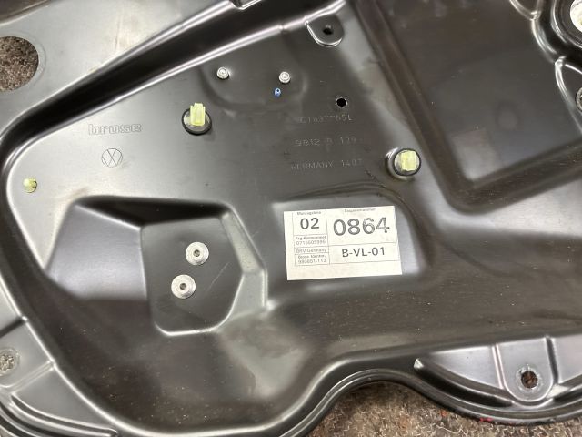 bontott VW PASSAT B6 Bal első Ablakemelő Szerkezet (Elektromos)