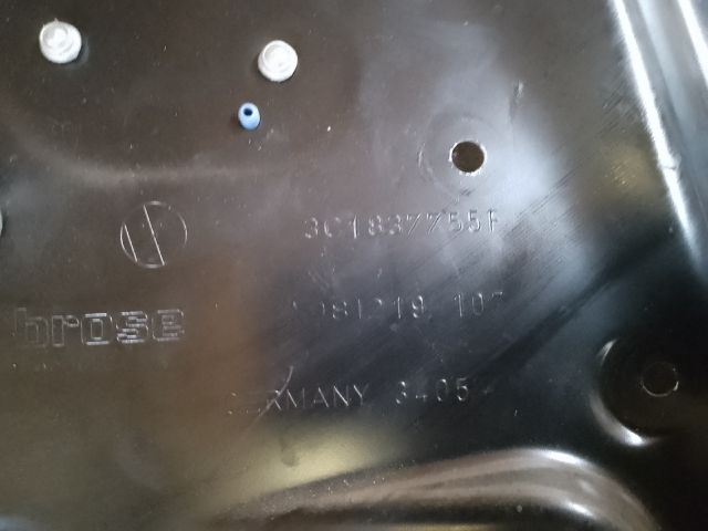 bontott VW PASSAT B6 Bal első Ablakemelő Szerkezet (Elektromos)