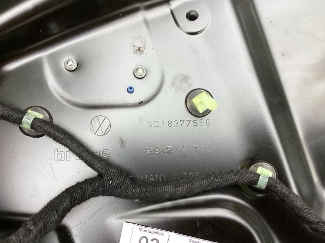 bontott VW PASSAT B6 Bal első Ablakemelő Szerkezet (Elektromos)