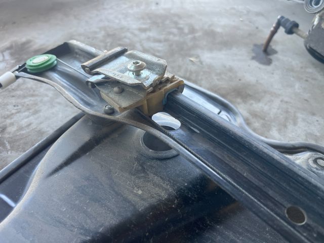 bontott VW PASSAT B6 Bal első Ablakemelő Szerkezet (Elektromos)