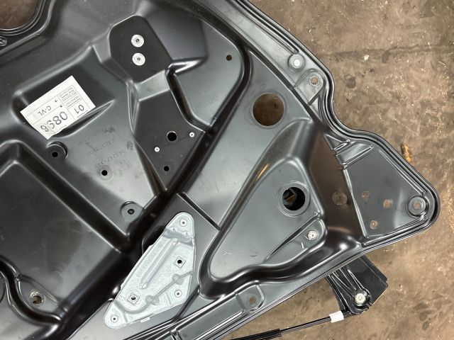 bontott VW PASSAT B6 Bal első Ablakemelő Szerkezet (Elektromos)