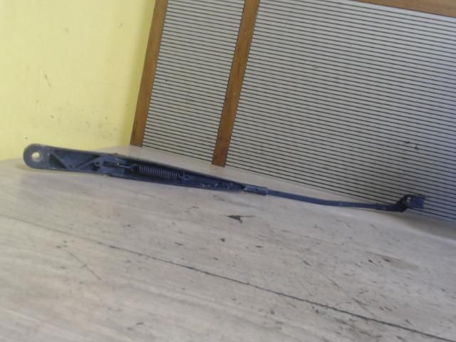 bontott VW PASSAT B6 Bal első Ablaktörlő Kar