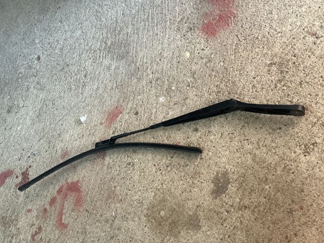 bontott VW PASSAT B6 Bal első Ablaktörlő Kar