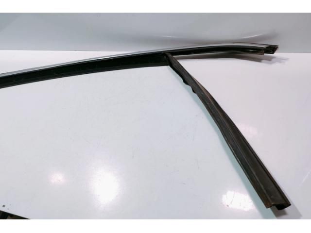 bontott VW PASSAT B6 Bal első Ajtó Díszléc