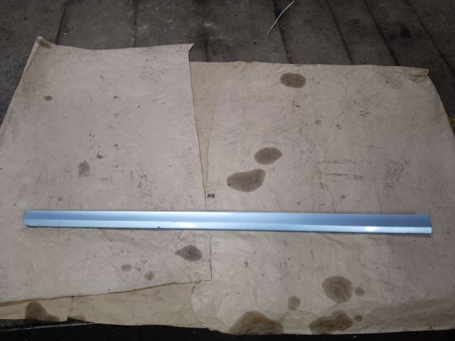 bontott VW PASSAT B6 Bal első Ajtó Díszléc