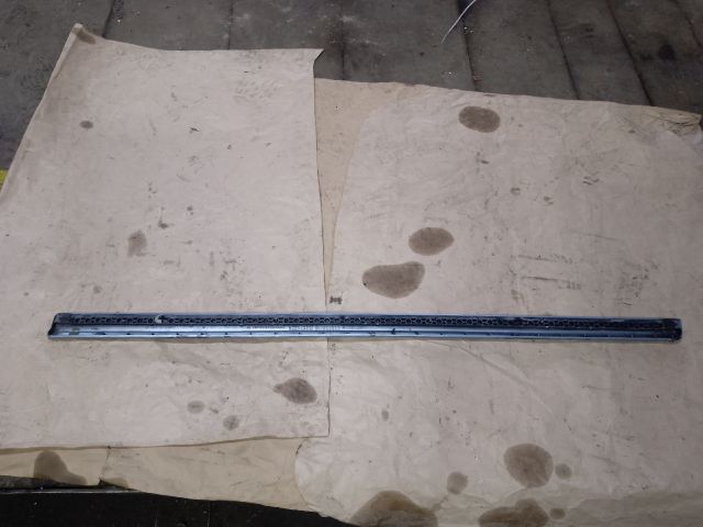 bontott VW PASSAT B6 Bal első Ajtó Díszléc