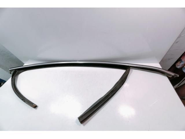 bontott VW PASSAT B6 Bal első Ajtó Díszléc