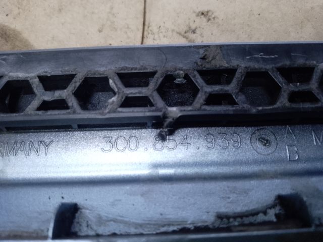 bontott VW PASSAT B6 Bal első Ajtó Díszléc