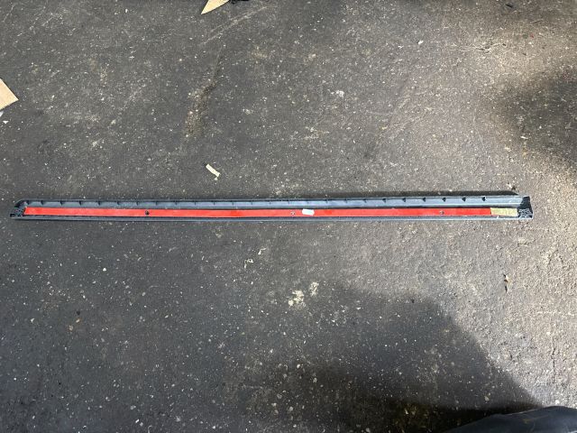 bontott VW PASSAT B6 Bal első Ajtó Díszléc