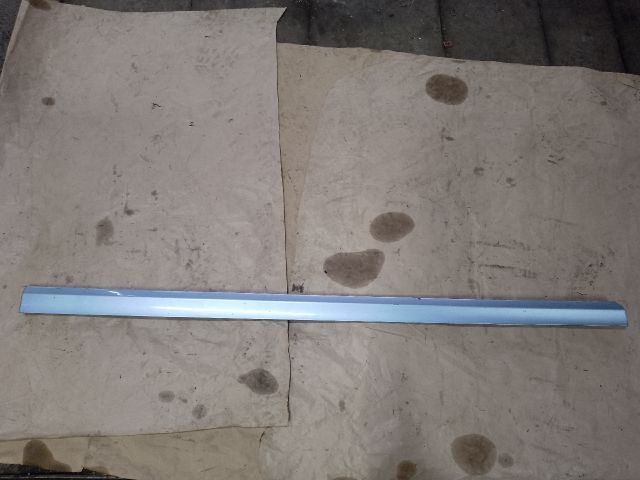 bontott VW PASSAT B6 Bal első Ajtó Díszléc