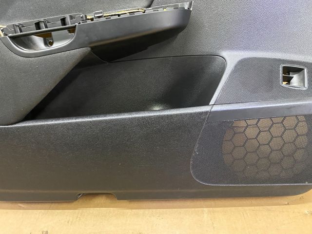 bontott VW PASSAT B6 Bal első Ajtó Kárpit