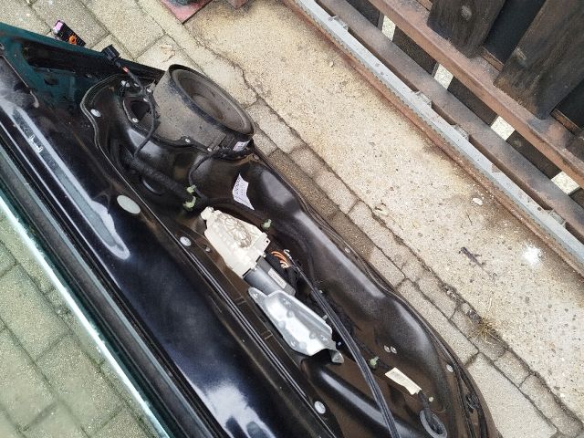 bontott VW PASSAT B6 Bal első Ajtó (Részeivel)