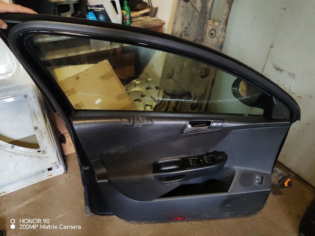 bontott VW PASSAT B6 Bal első Ajtó (Részeivel)