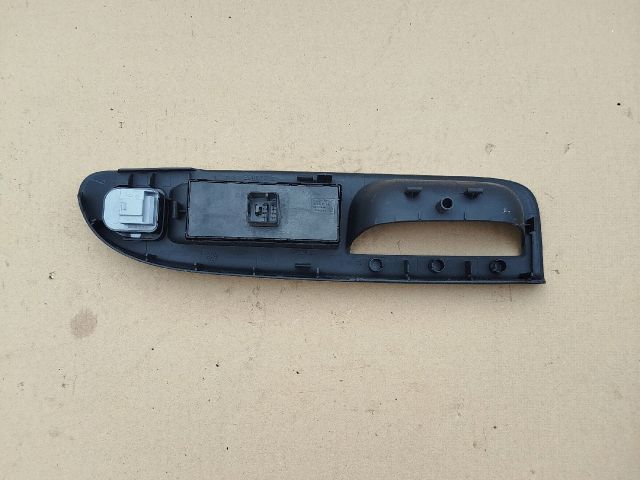 bontott VW PASSAT B6 Bal első Ajtóbehúzó