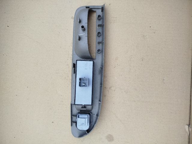 bontott VW PASSAT B6 Bal első Ajtóbehúzó