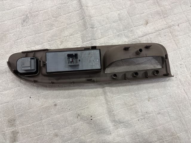 bontott VW PASSAT B6 Bal első Ajtóbehúzó