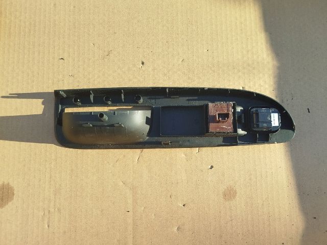 bontott VW PASSAT B6 Bal első Ajtóbehúzó