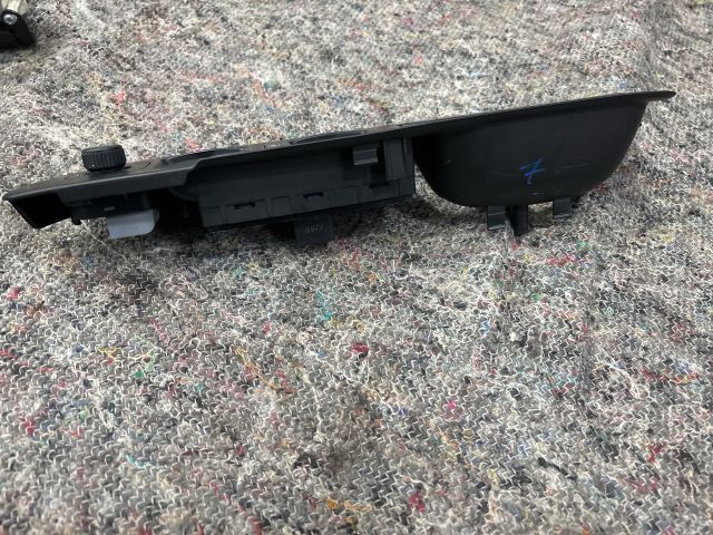 bontott VW PASSAT B6 Bal első Ajtóbehúzó