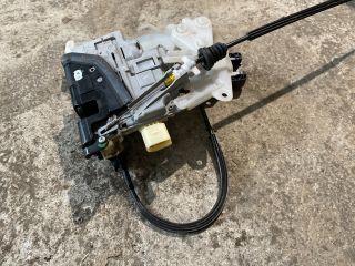 bontott VW PASSAT B6 Bal első Ajtózár