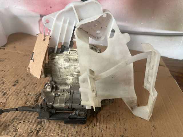 bontott VW PASSAT B6 Bal első Ajtózár