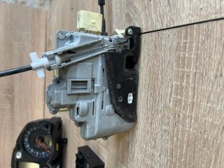 bontott VW PASSAT B6 Bal első Ajtózár