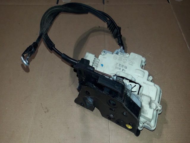 bontott VW PASSAT B6 Bal első Ajtózár