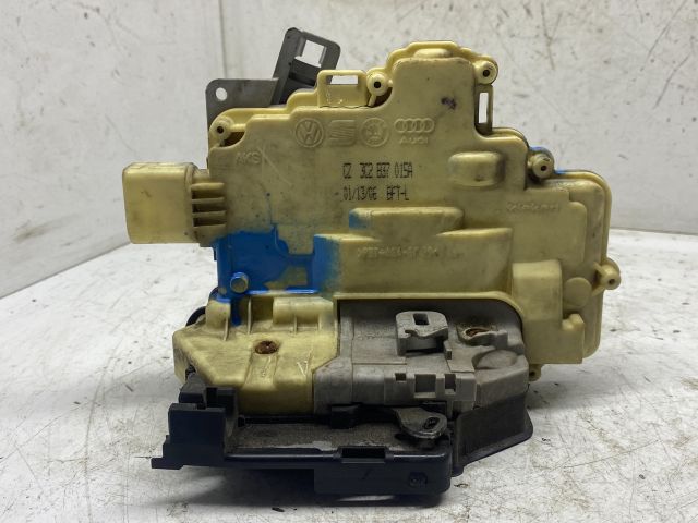 bontott VW PASSAT B6 Bal első Ajtózár