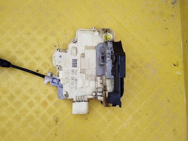 bontott VW PASSAT B6 Bal első Ajtózár