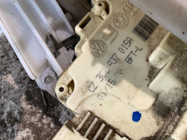 bontott VW PASSAT B6 Bal első Ajtózár