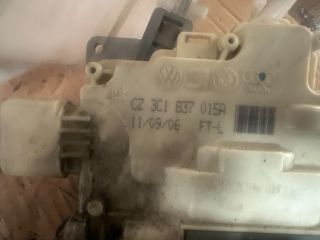 bontott VW PASSAT B6 Bal első Ajtózár