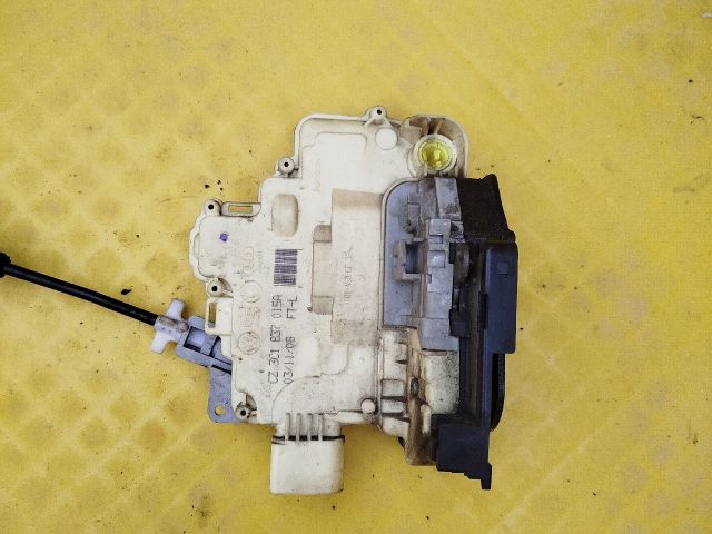 bontott VW PASSAT B6 Bal első Ajtózár