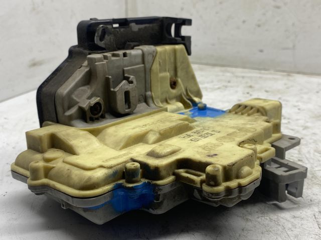 bontott VW PASSAT B6 Bal első Ajtózár