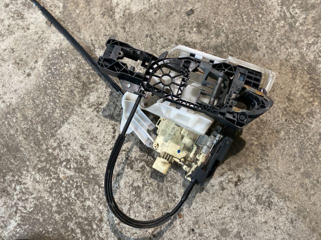 bontott VW PASSAT B6 Bal első Ajtózár