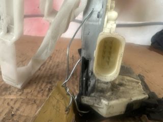 bontott VW PASSAT B6 Bal első Ajtózár