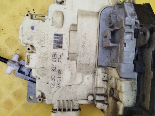 bontott VW PASSAT B6 Bal első Ajtózár