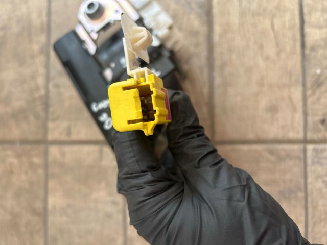 bontott VW PASSAT B6 Bal első Biztonsági Öv