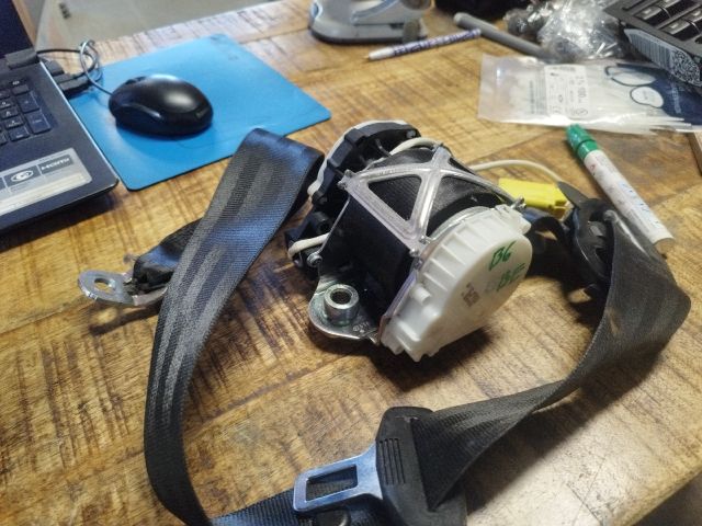 bontott VW PASSAT B6 Bal első Biztonsági Öv